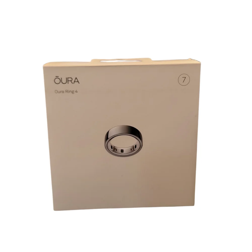 Oura Ring 4 - Silver on White Box